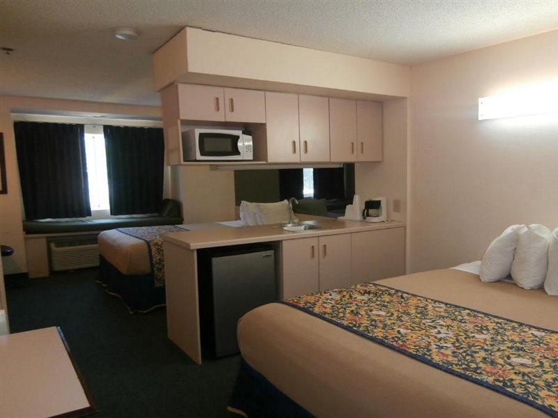 America'S Best Value Inn & Suites-Мак-Доно Экстерьер фото