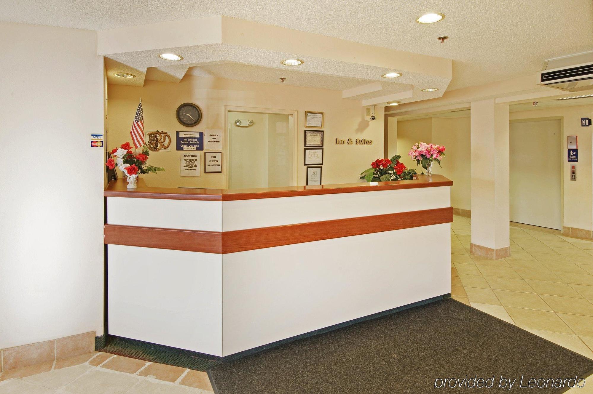 America'S Best Value Inn & Suites-Мак-Доно Интерьер фото